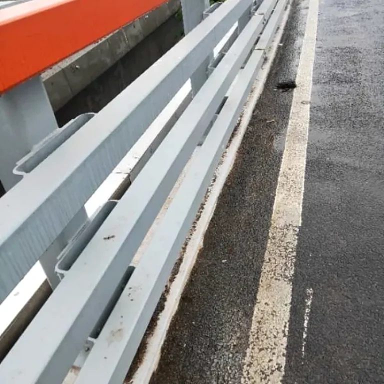 galvanized-steel-beam-bridge-railing