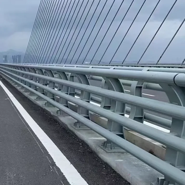 galvanized-tubular-cable-stayed-bridge-guardrail